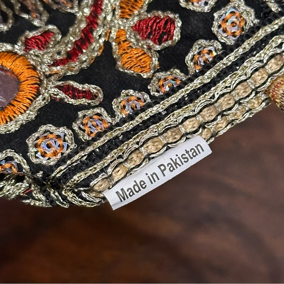 Hand made mini pouch. - Picture 3 of 5